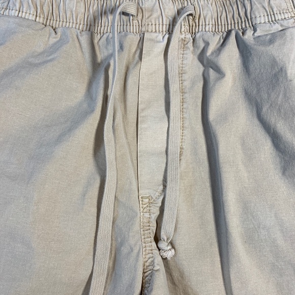 American Eagle Elastic Waist Shorts Casual
Mens XS - Picture 2 of 6